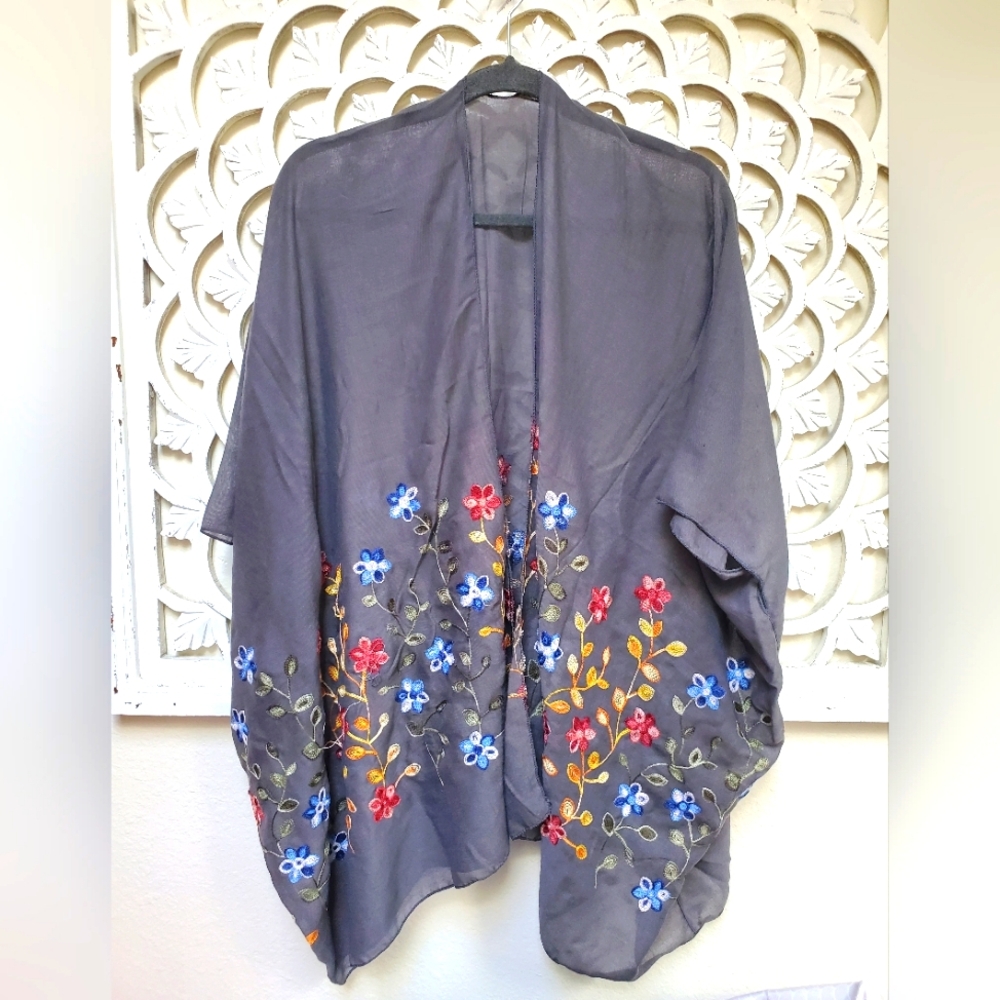 Raj Vickie Embroidered Kimono Gray Floral OSFM  NWOT